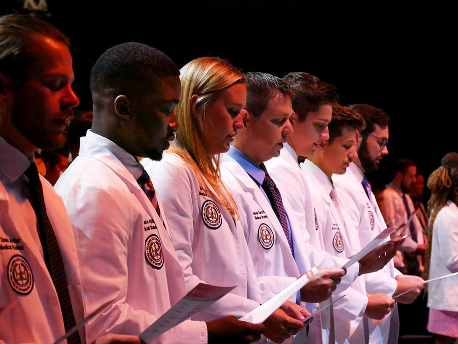 The Class of 2026 reads the Osteopathic Oath at their White Coat Ceremony. The Class of 2026 reads the Osteopathic Oath at their White Coat Ceremony.